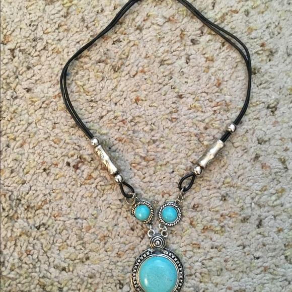 PRETTY TURQUOISE SILVER NECKLACE, NWOT - Picture 2 of 2